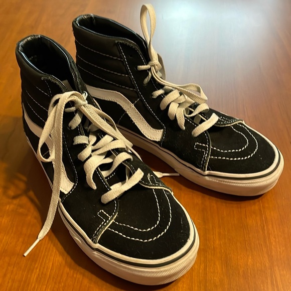 Vans Shoes - VANS Sk8-Hi Black & White Shoes US Men 6.5, 
US Women 8.0, UK 5.5, EUR 38.5